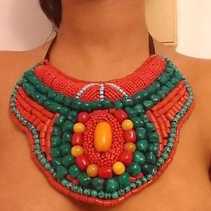 Statement neckpiece